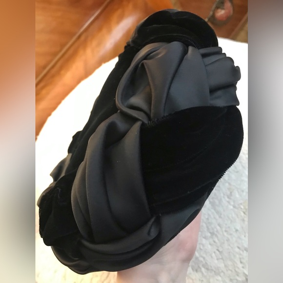 Vintage 1950s Black Velvet & Satin Braided Pillbox Hat One Size - Picture 4 of 5